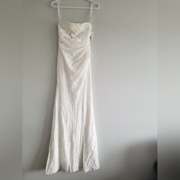 David's Bridal Strapless Wedding Dress - Size 4 - Picture 2 of 7